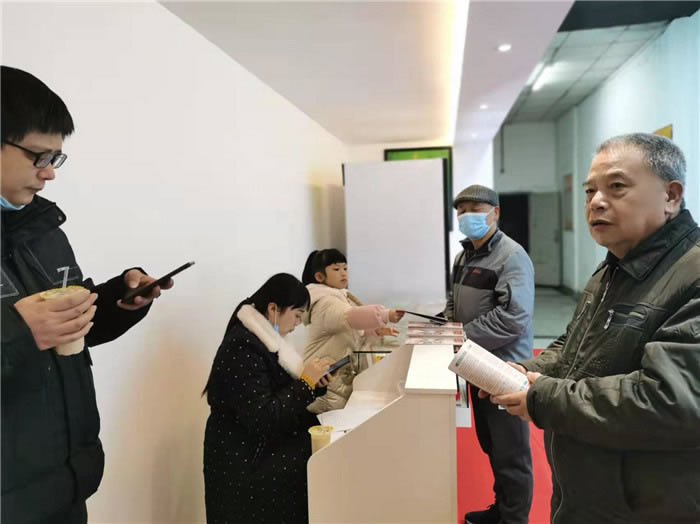 四川中青旅綿陽分社、綿陽市中旅假日旅行社、綿陽自來文化傳播有限公司24H自助售貨服務(wù)盛大開業(yè)